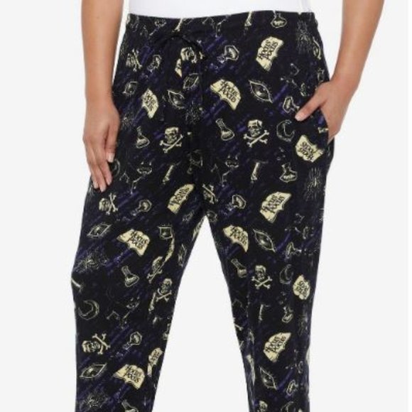 NWOT Disney Hocus Pocus Lounging Pants Pajama Pants  Size S - Picture 9 of 12